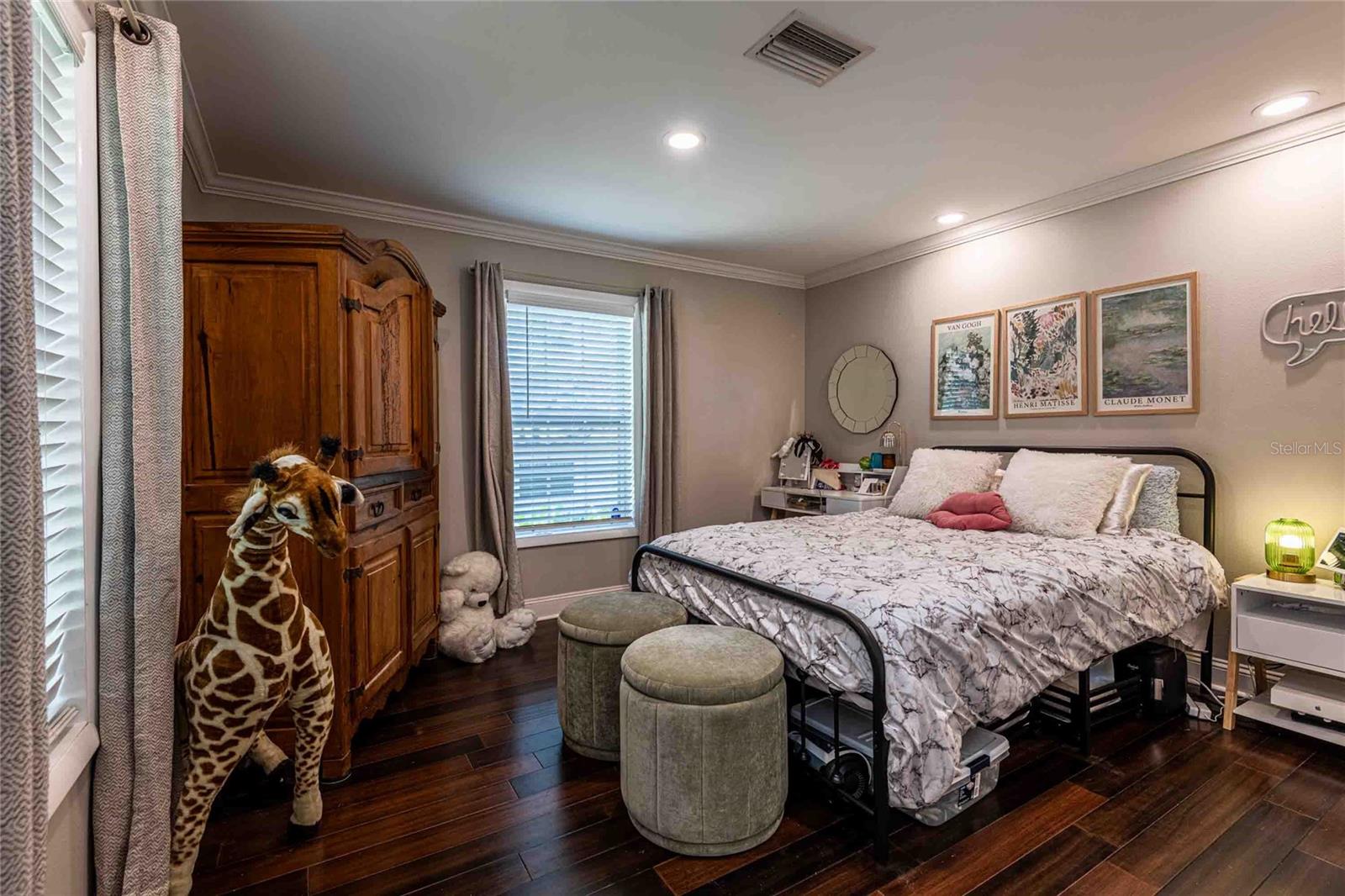 CASTLE WOODS - Residential