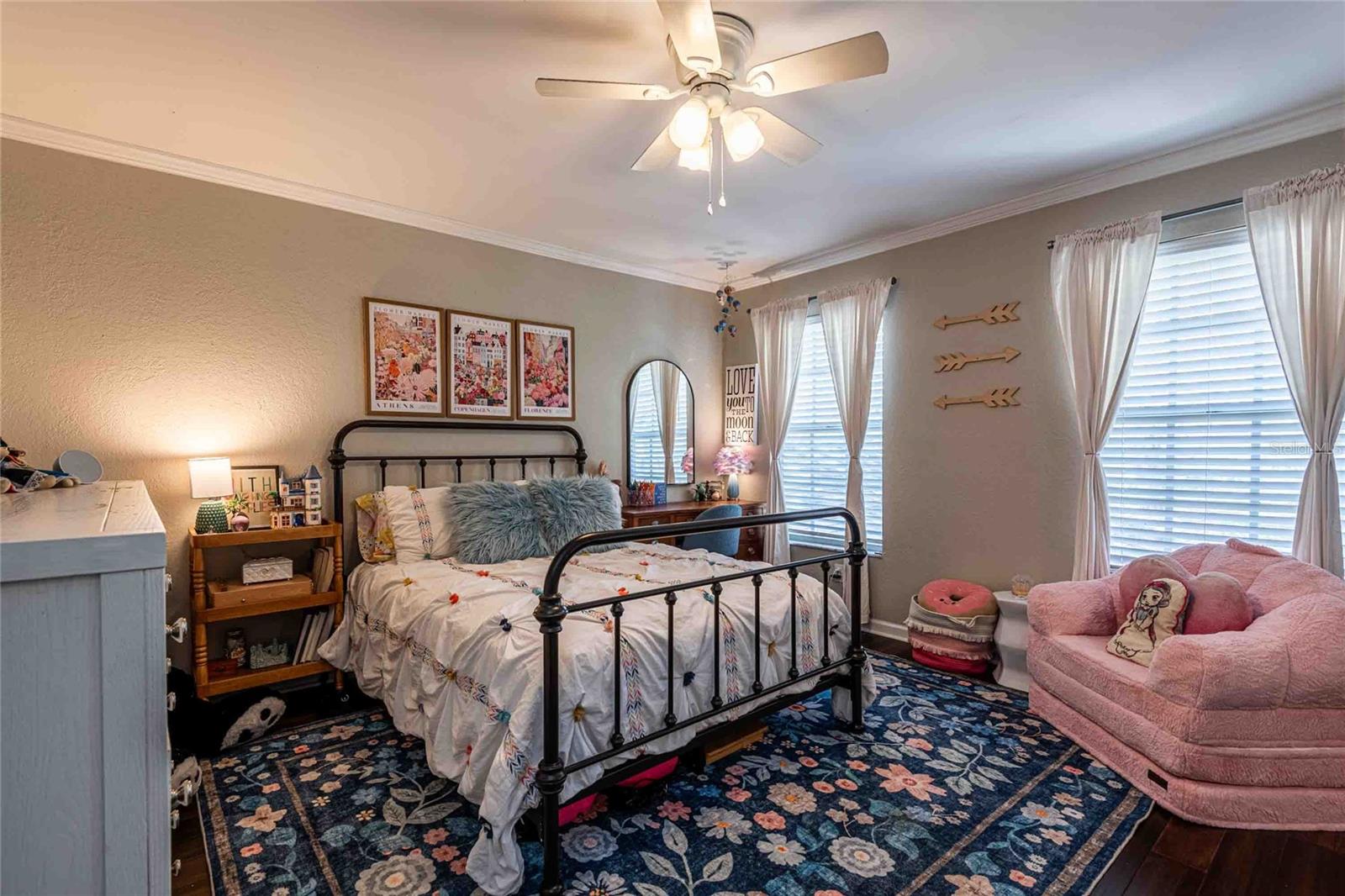 CASTLE WOODS - Residential