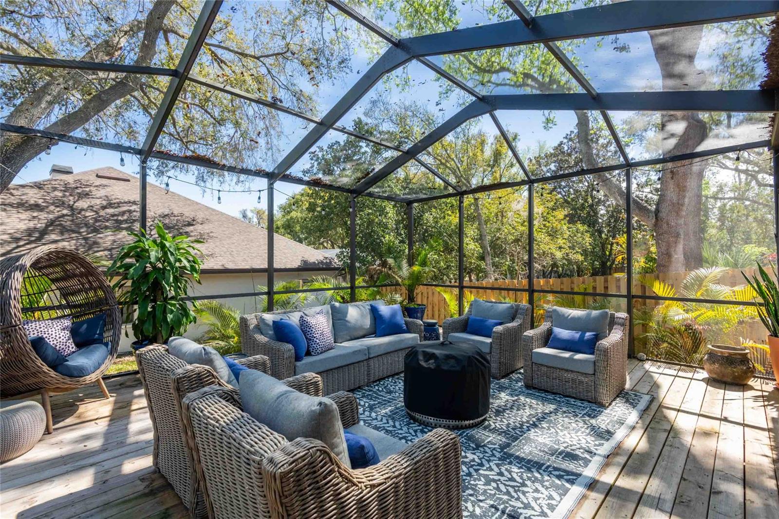 CASTLE WOODS - Residential