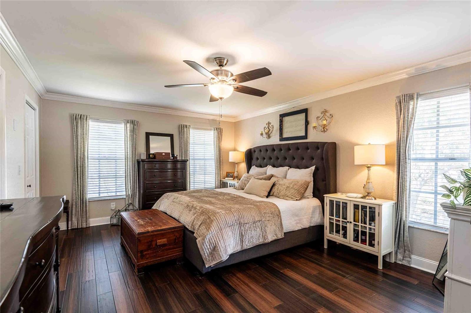 CASTLE WOODS - Residential