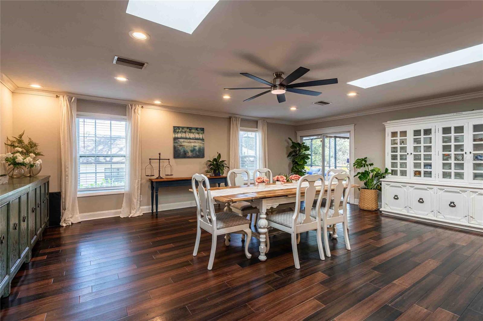 CASTLE WOODS - Residential