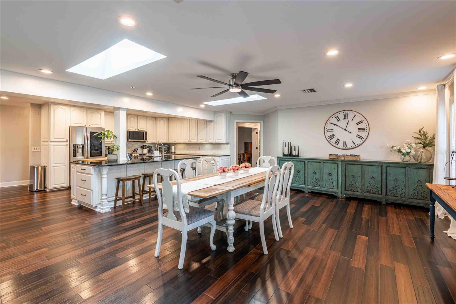 CASTLE WOODS - Residential