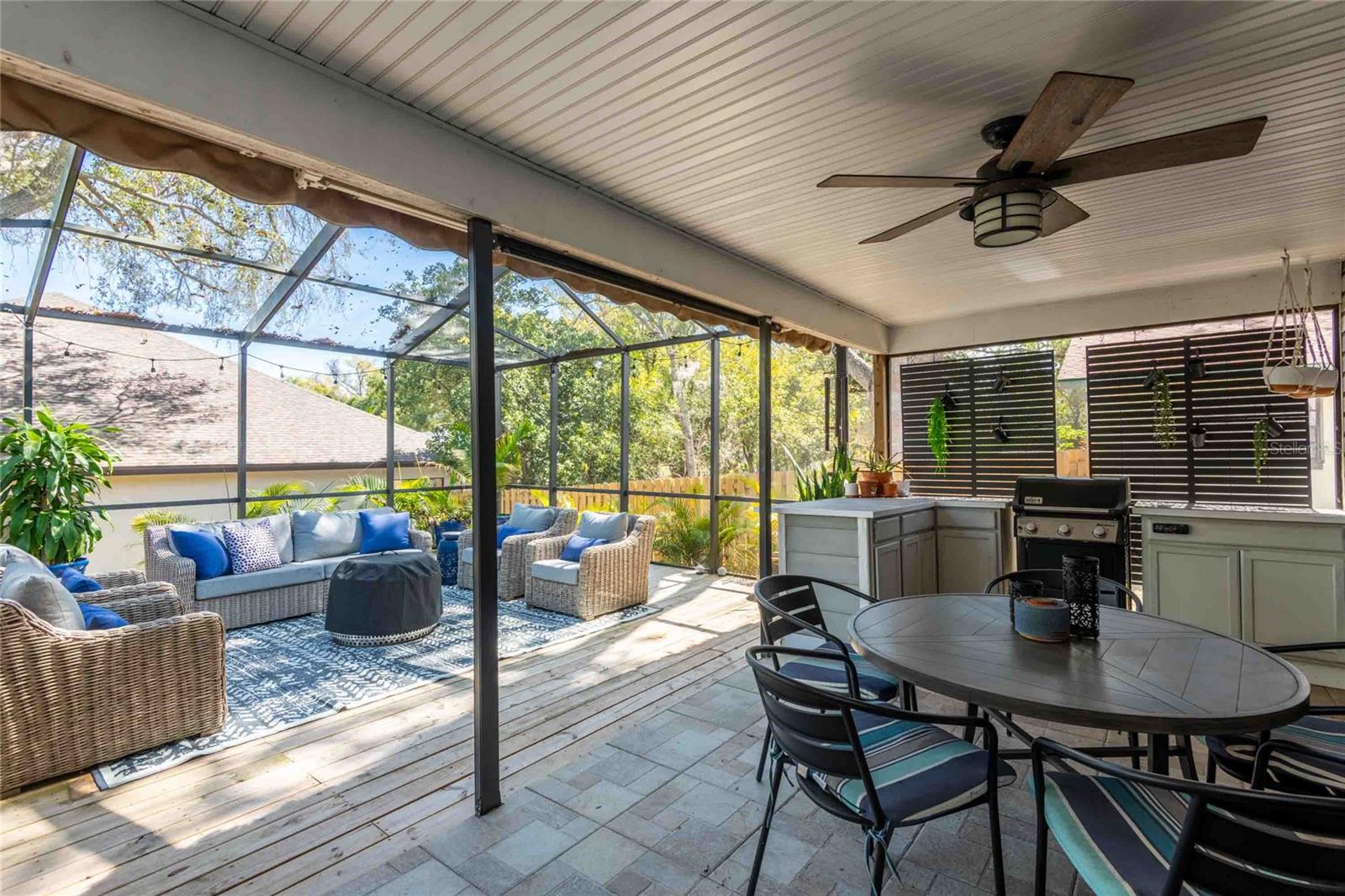 CASTLE WOODS - Residential