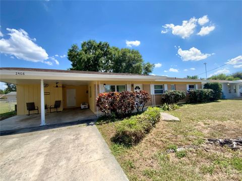 A home in WINTER HAVEN