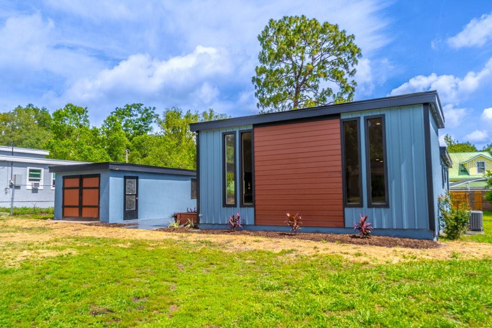 221 E FERN DRIVE