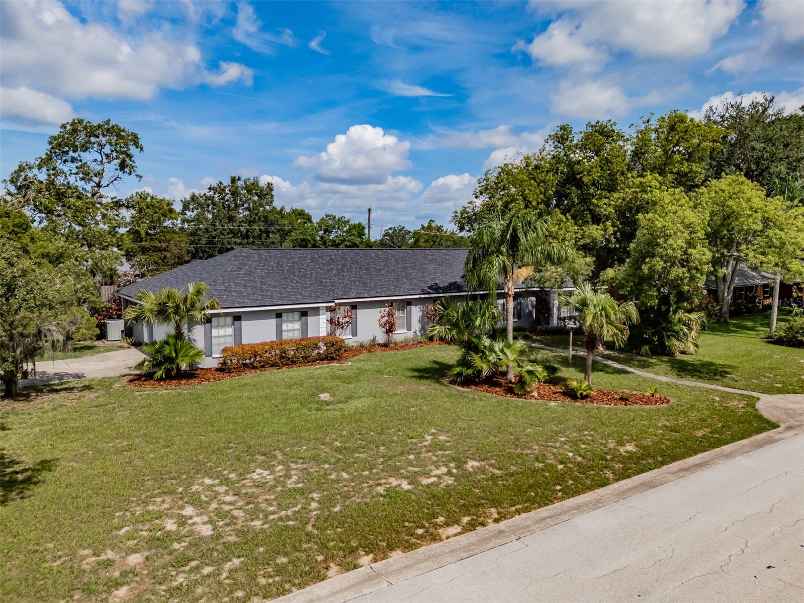 1302 IVYWOOD DRIVE