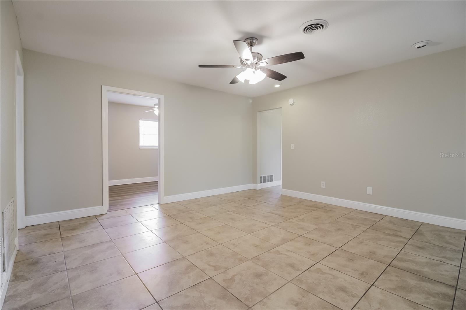 PARK MANOR ESTATES - Residential Lease