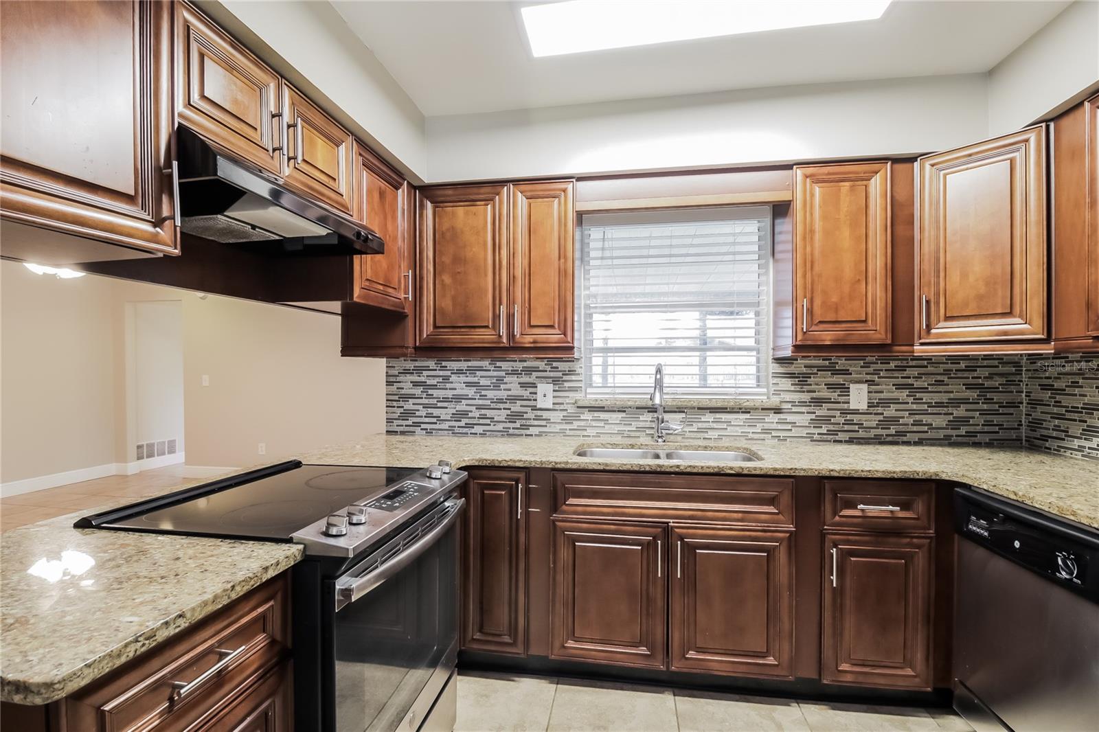 PARK MANOR ESTATES - Residential Lease