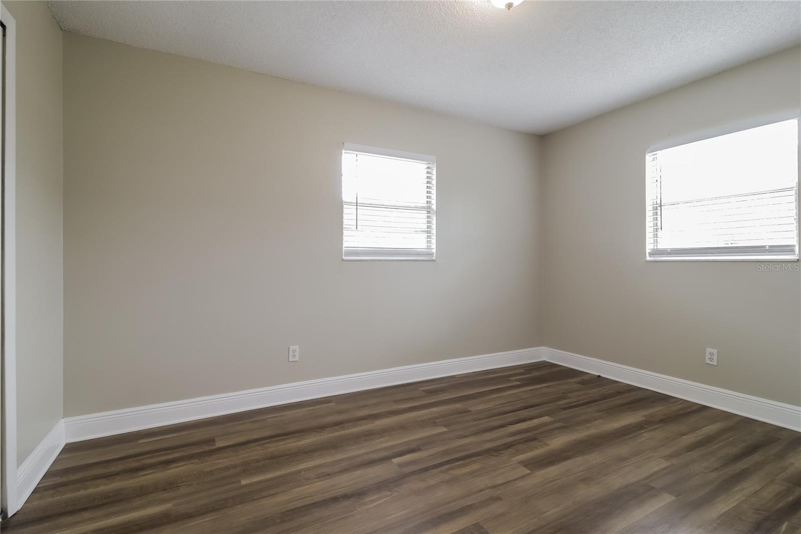 PARK MANOR ESTATES - Residential Lease