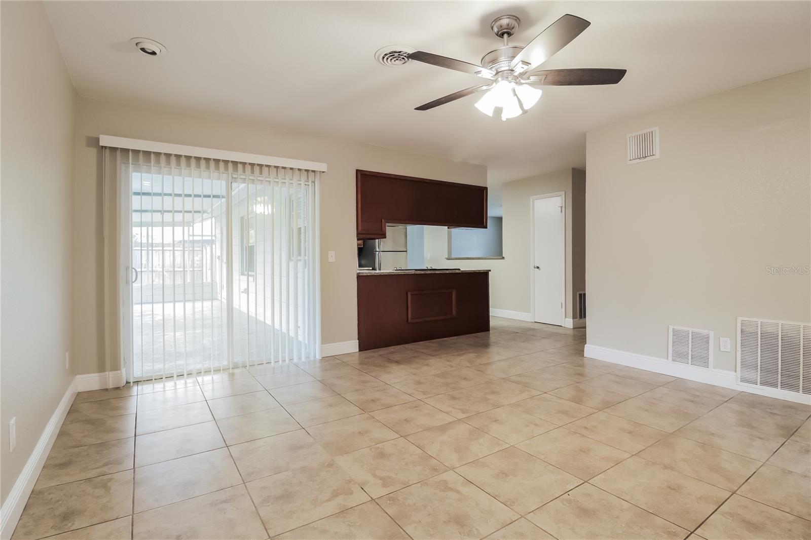 PARK MANOR ESTATES - Residential Lease