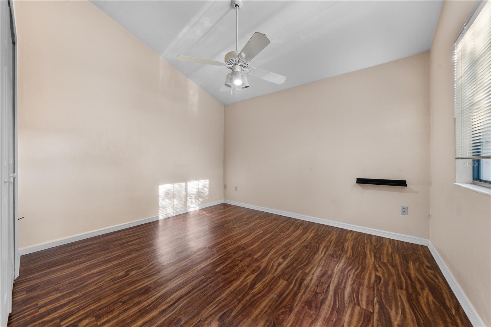 ROCKWOOD VILLAS - Residential