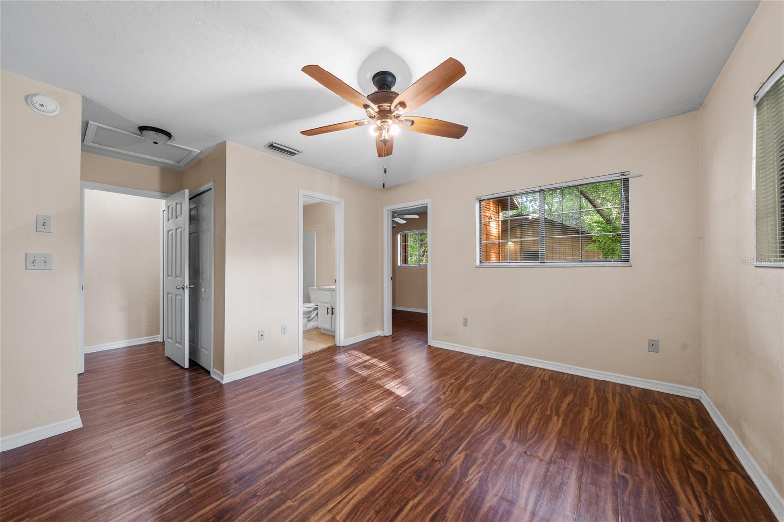 ROCKWOOD VILLAS - Residential