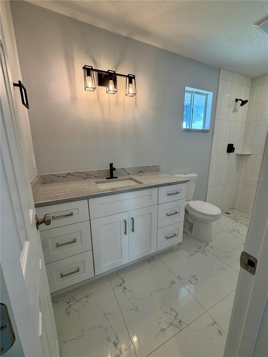 EDGEWATER ACRES UNIT 05 RESUB - Residential