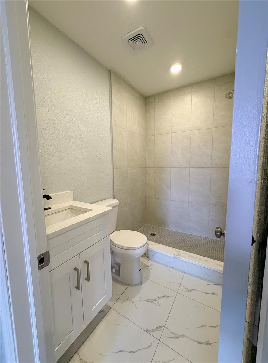 EDGEWATER ACRES UNIT 05 RESUB - Residential