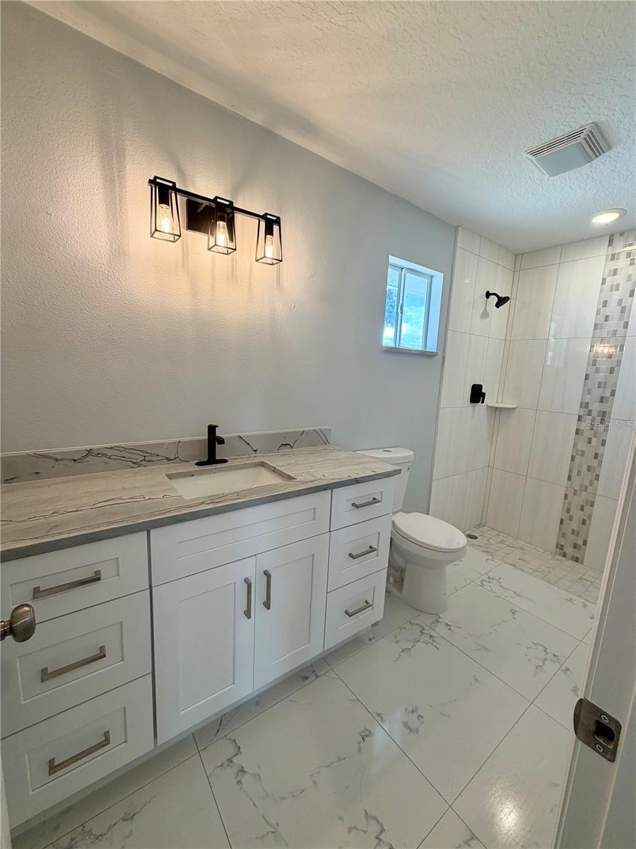 EDGEWATER ACRES UNIT 05 RESUB - Residential