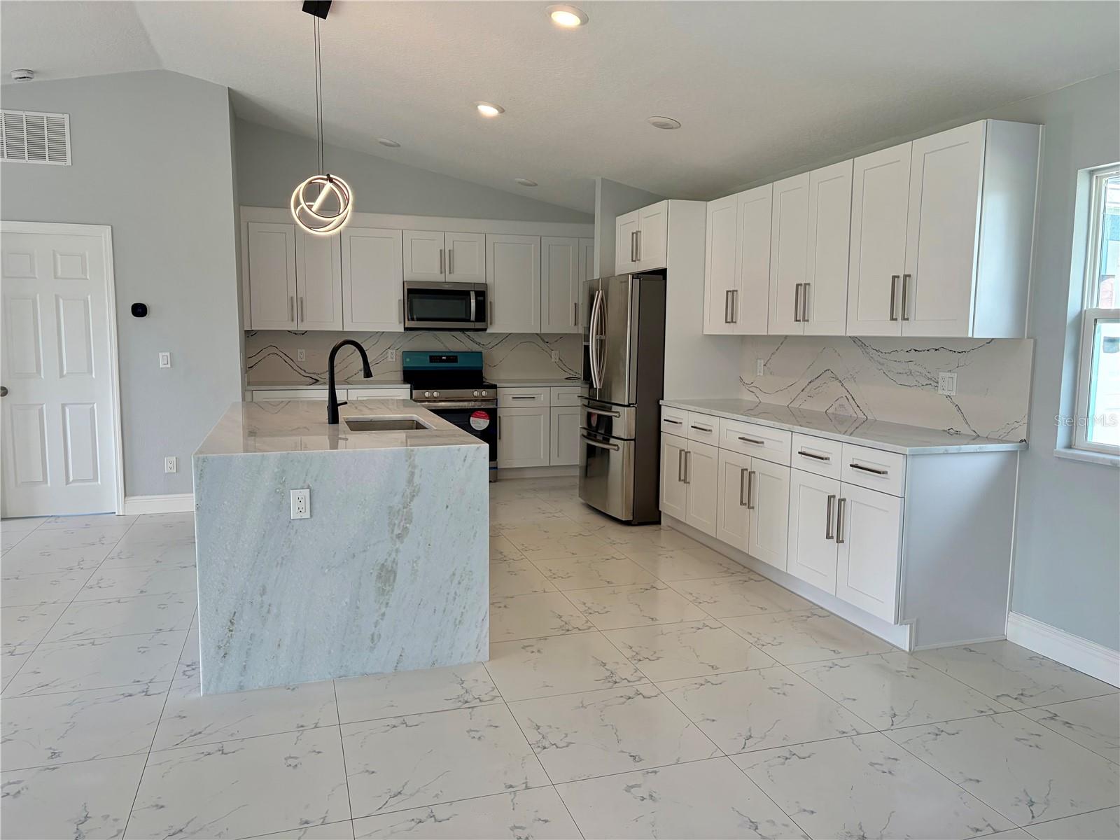 EDGEWATER ACRES UNIT 05 RESUB - Residential