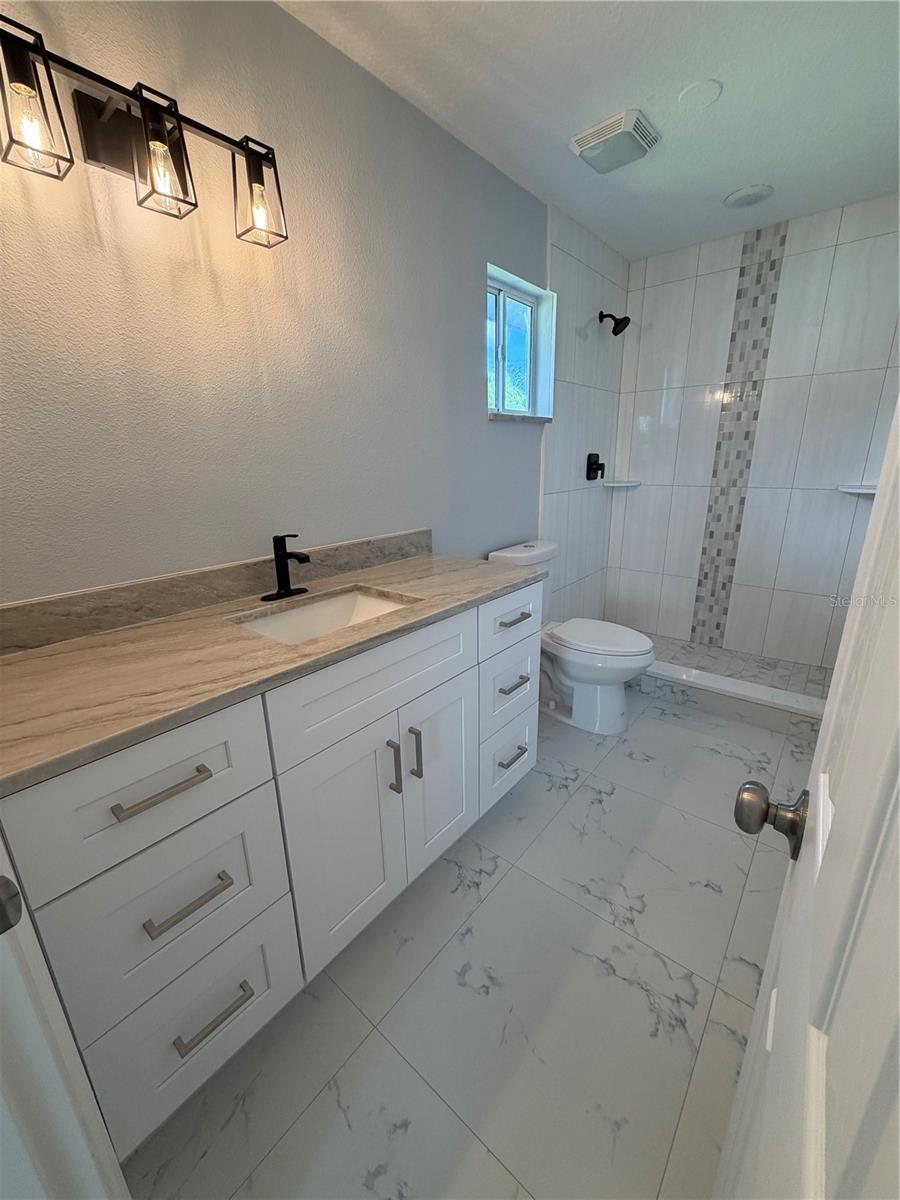 EDGEWATER ACRES UNIT 05 RESUB - Residential