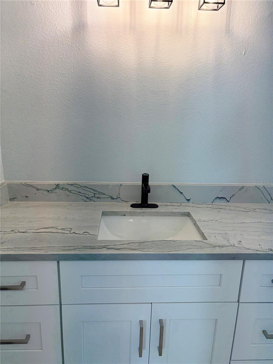 EDGEWATER ACRES UNIT 05 RESUB - Residential