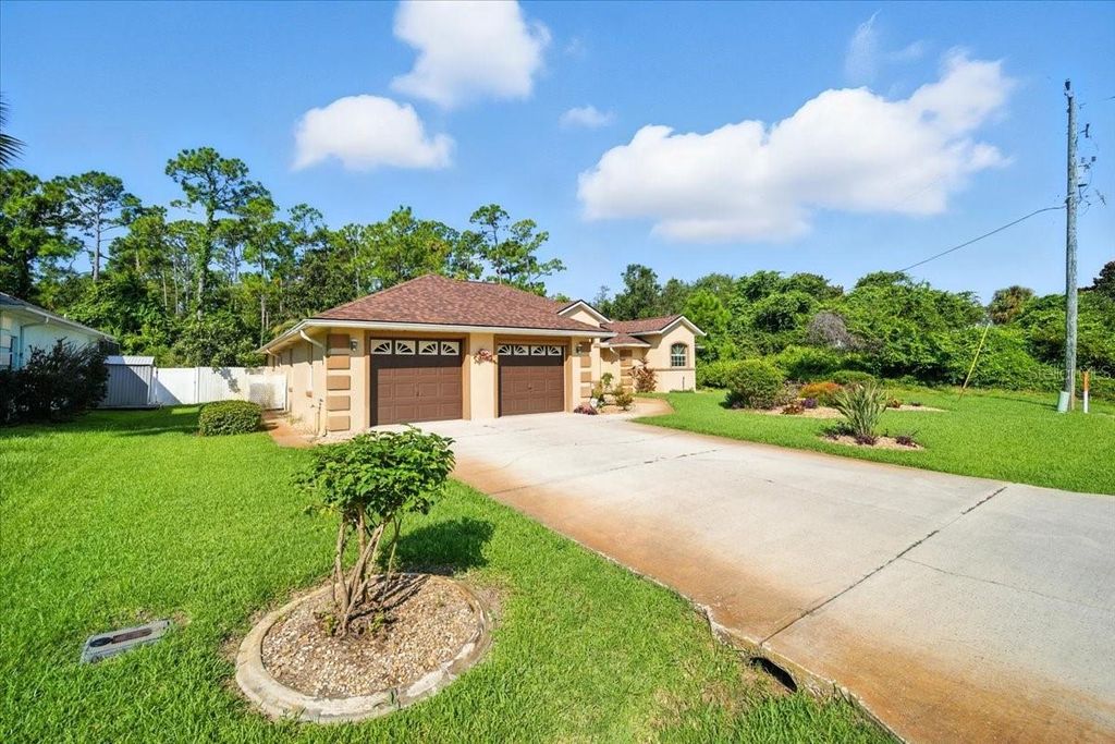 Photo of 14 Fords Way, Palm Coast, FL 32137 (MLS # FC312300)