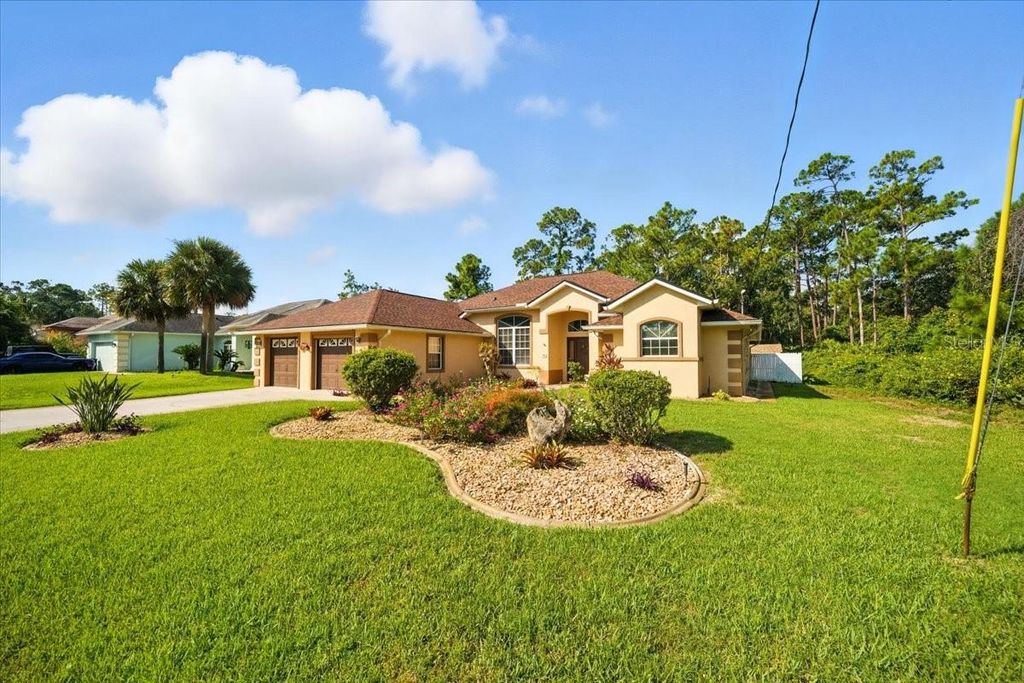 Photo of 14 Fords Way, Palm Coast, FL 32137 (MLS # FC312300)
