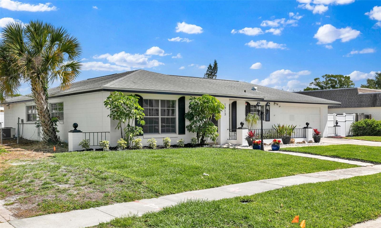 1913 POINSETTA LANE