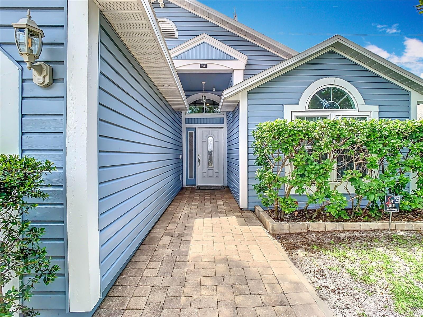 2641 DELCREST DRIVE