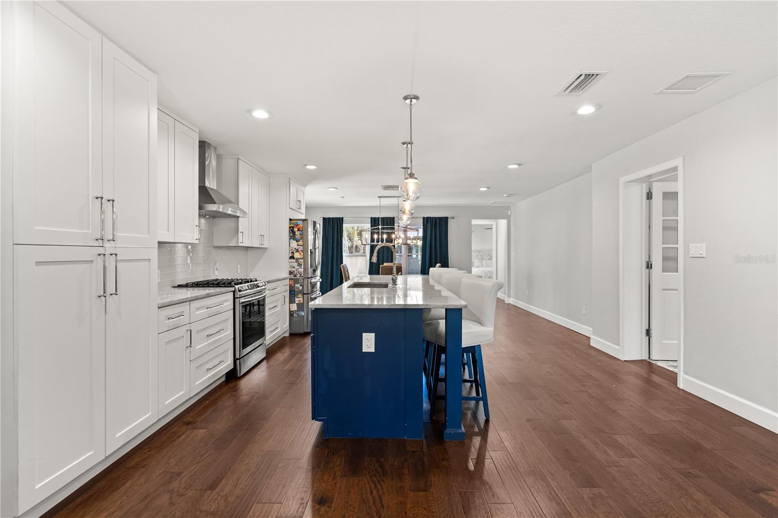 CHEROKEE MANOR - Residential