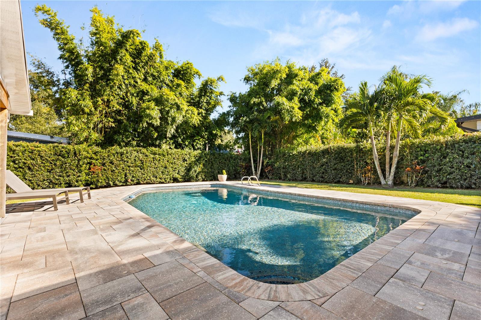 CHEROKEE MANOR - Residential