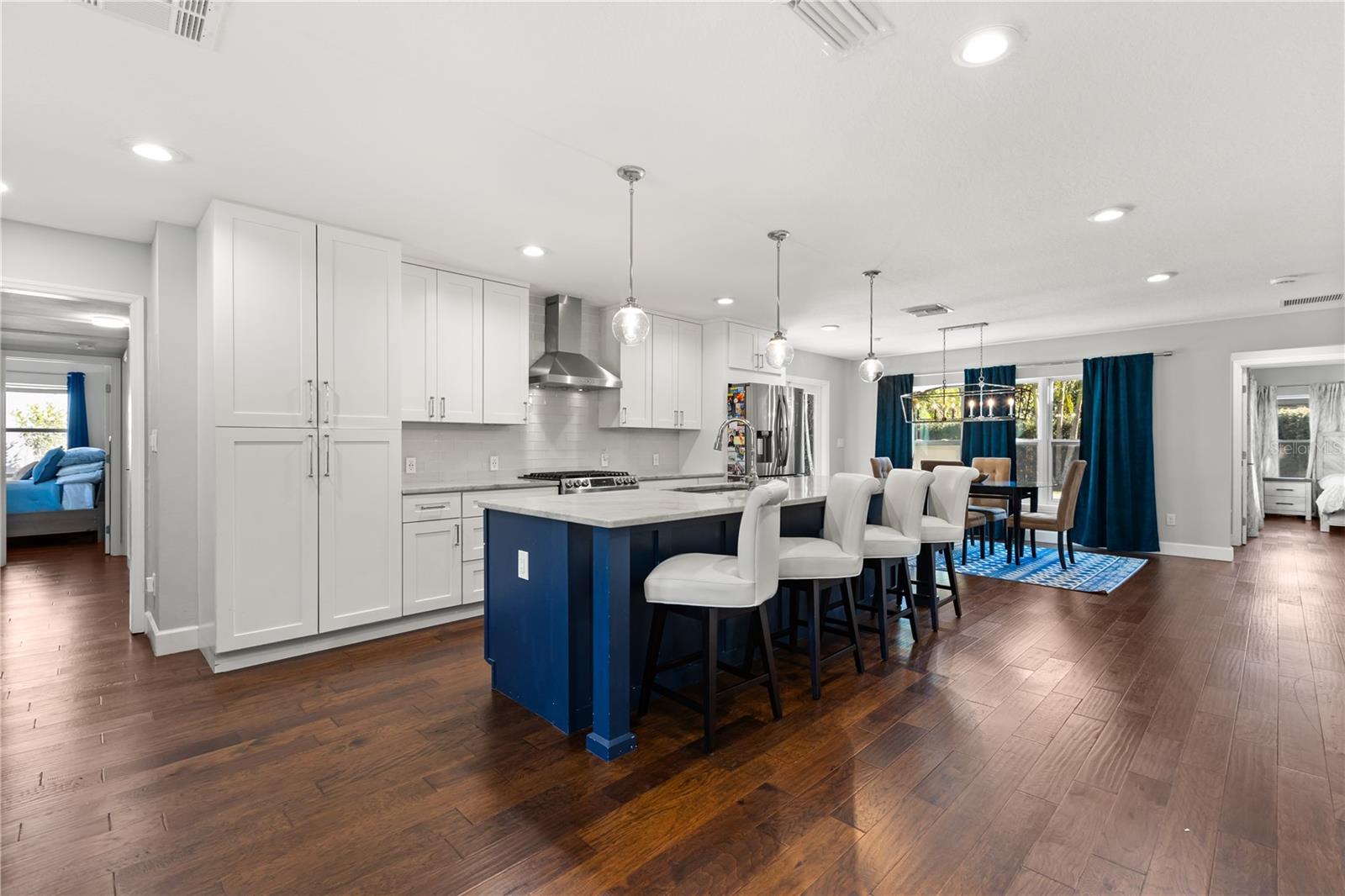 CHEROKEE MANOR - Residential