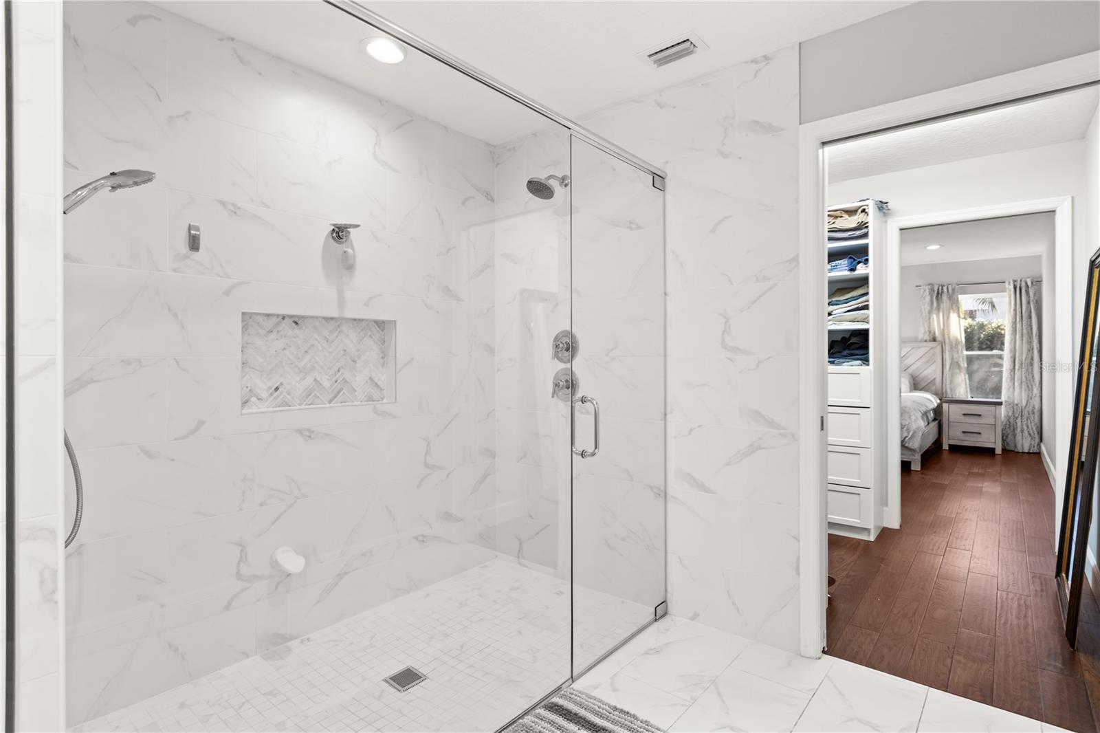 CHEROKEE MANOR - Residential