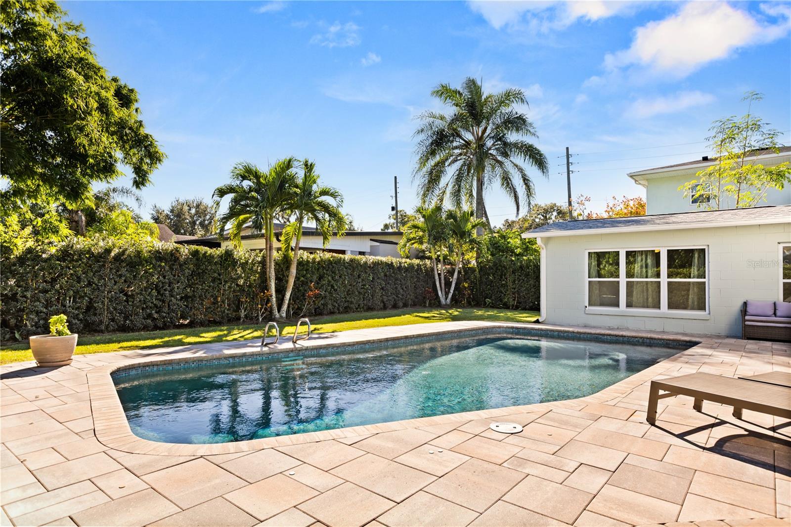 CHEROKEE MANOR - Residential