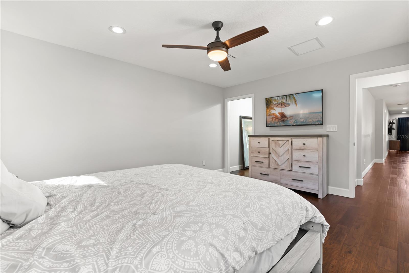 CHEROKEE MANOR - Residential