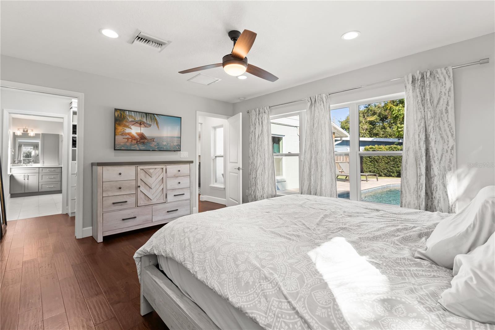 CHEROKEE MANOR - Residential