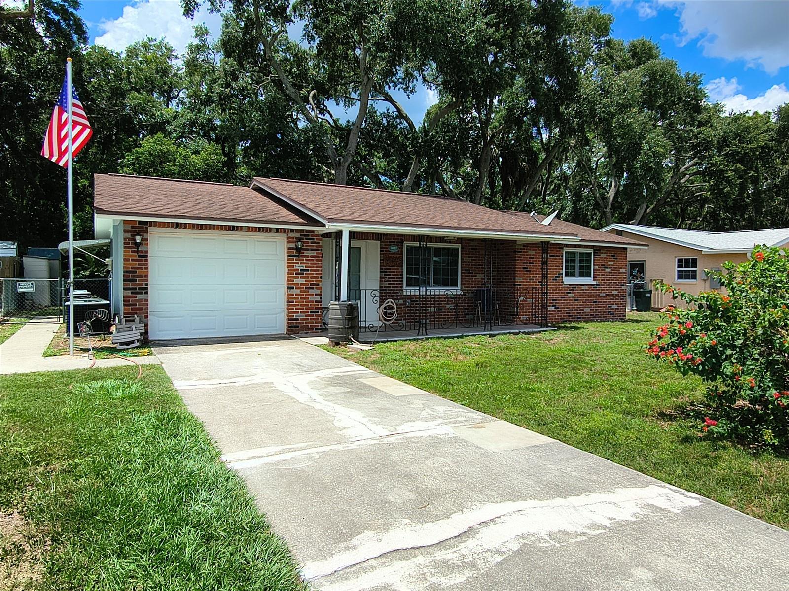 LAKEWOOD VILLAS - Residential