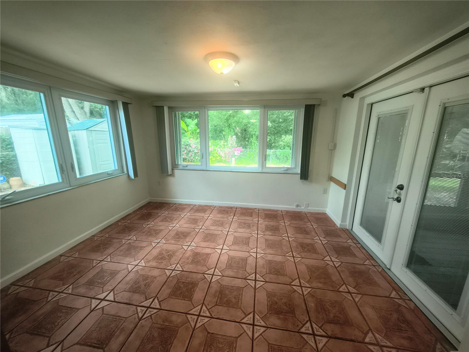 LAKEWOOD VILLAS - Residential