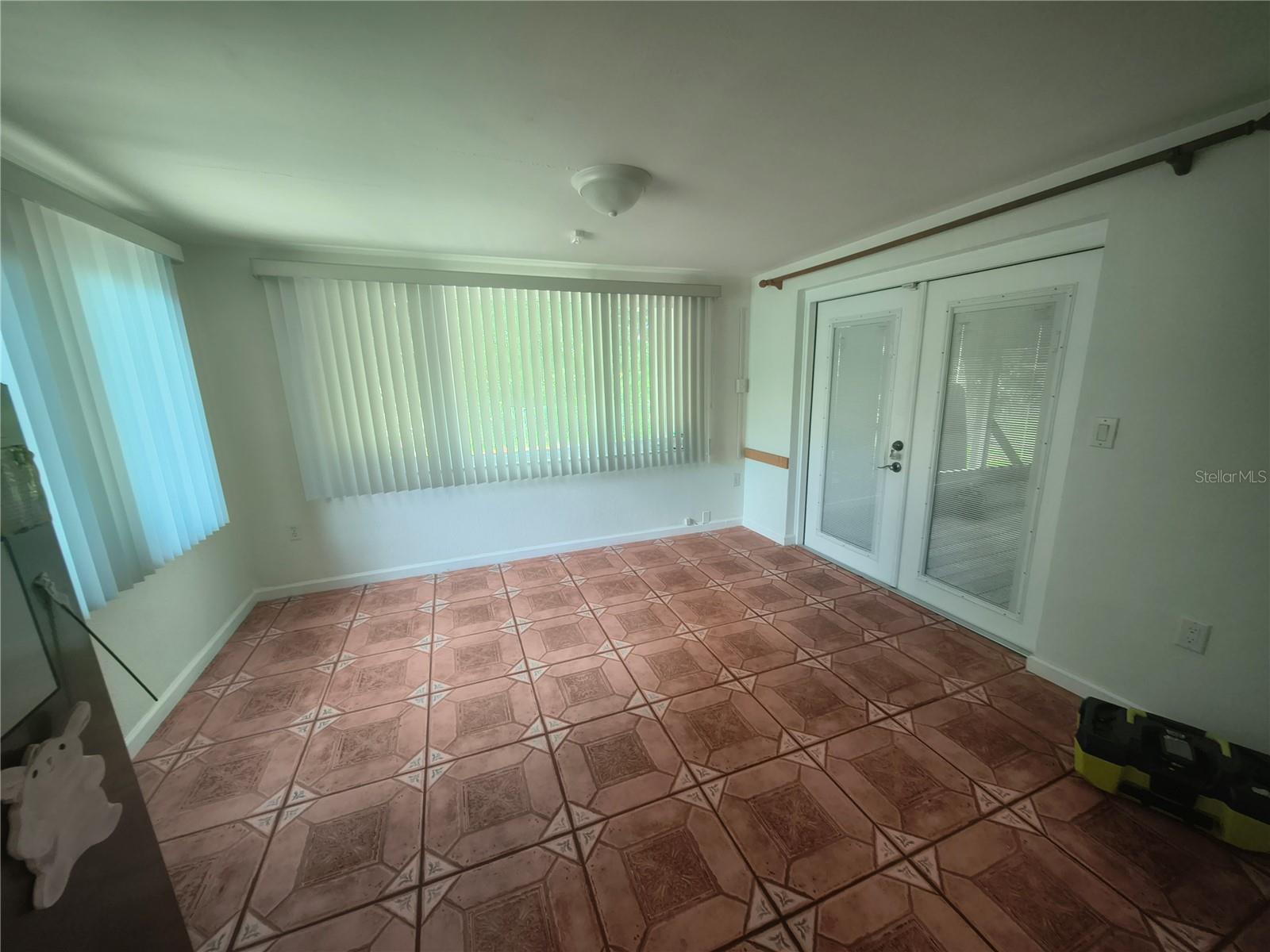 LAKEWOOD VILLAS - Residential