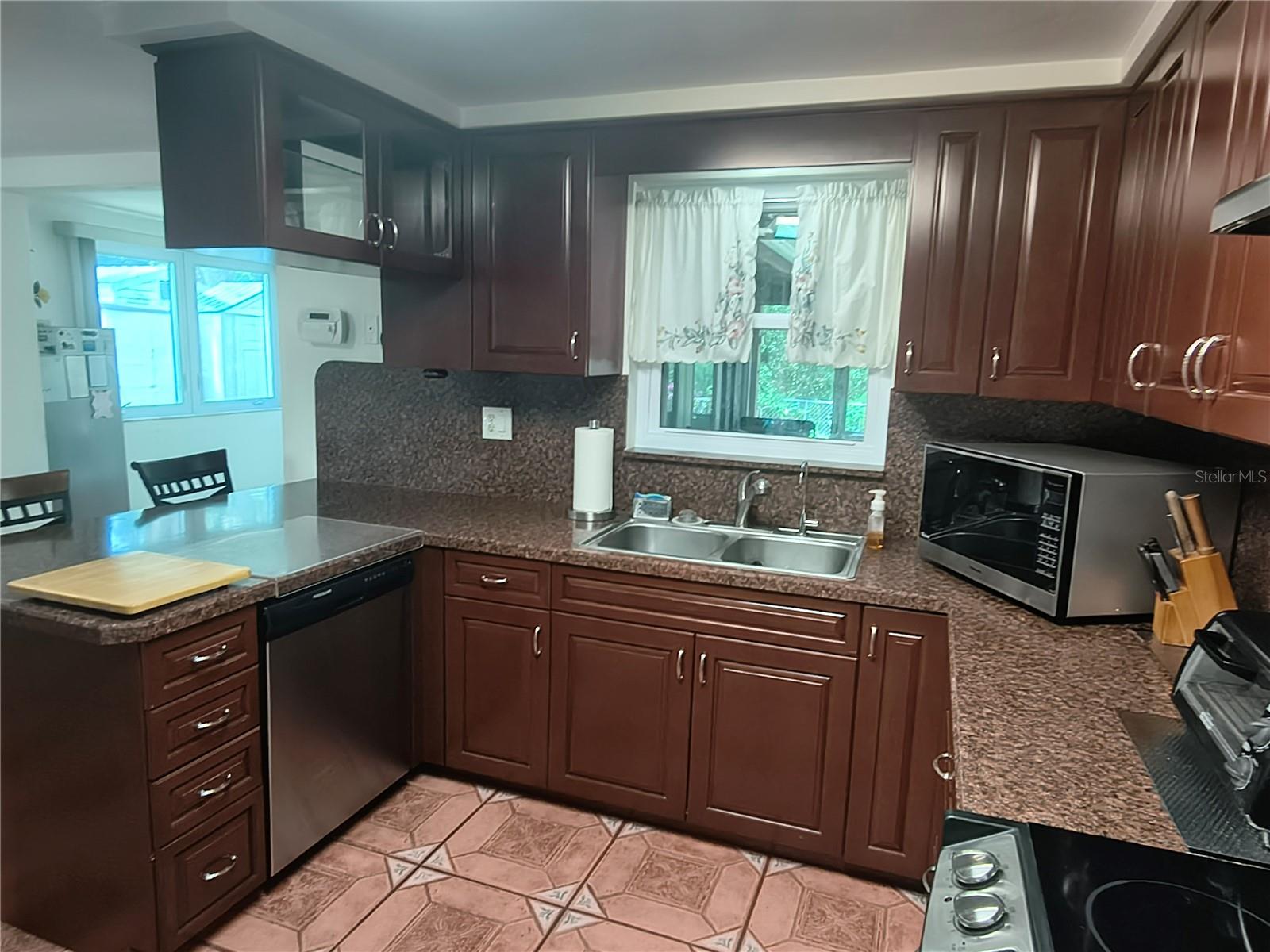 LAKEWOOD VILLAS - Residential