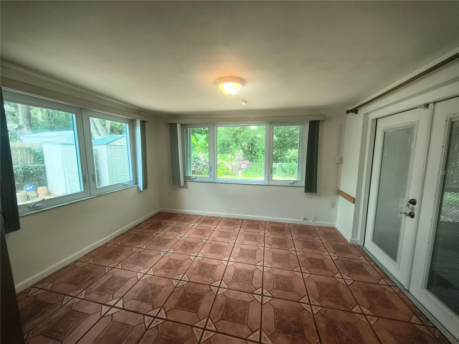 LAKEWOOD VILLAS - Residential