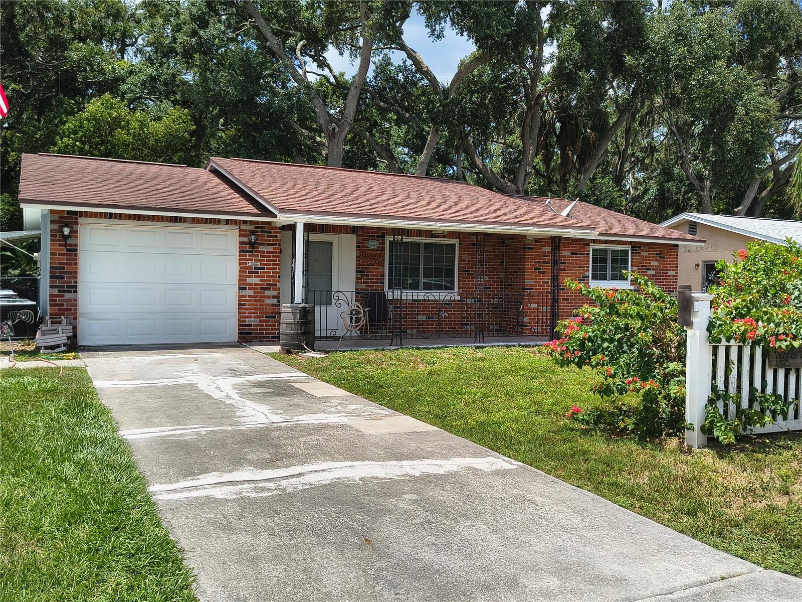 LAKEWOOD VILLAS - Residential