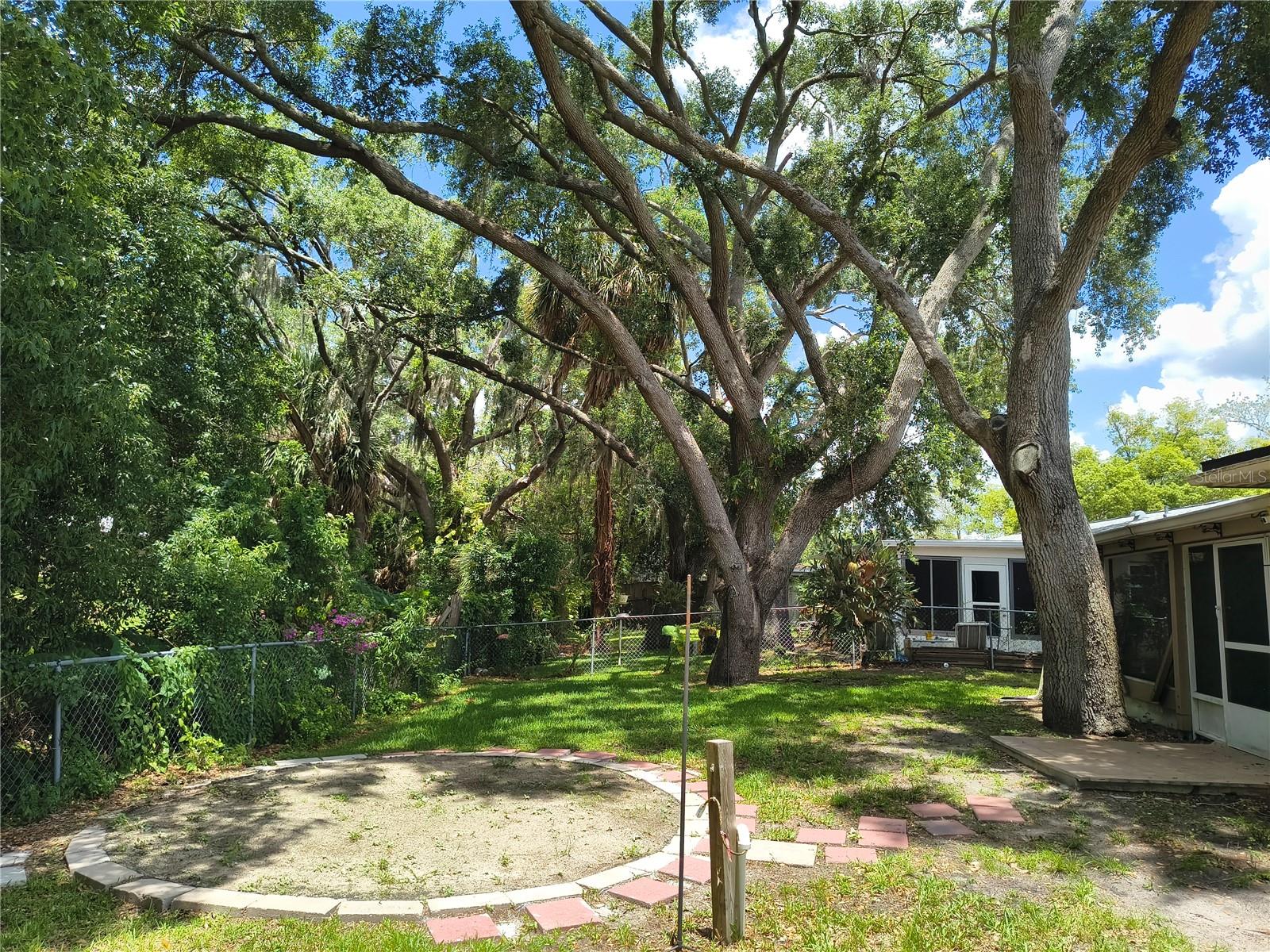 LAKEWOOD VILLAS - Residential