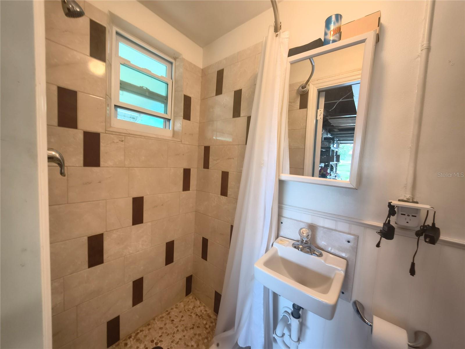 LAKEWOOD VILLAS - Residential
