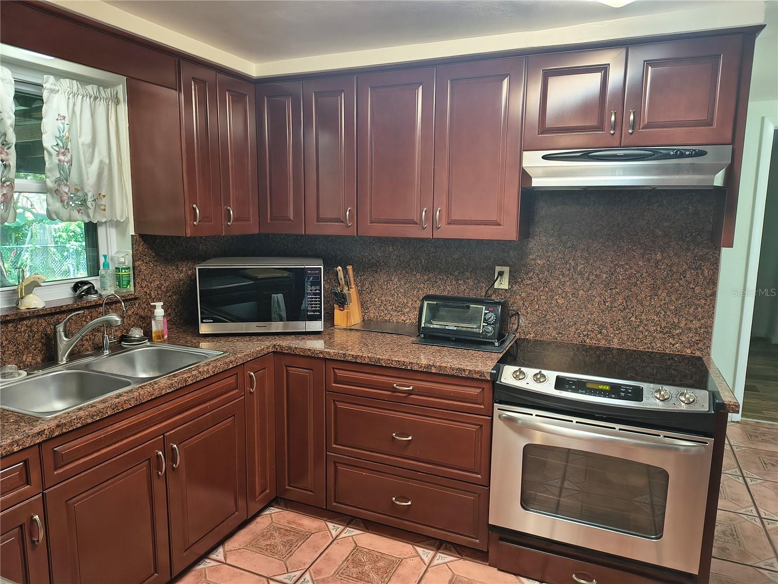 LAKEWOOD VILLAS - Residential