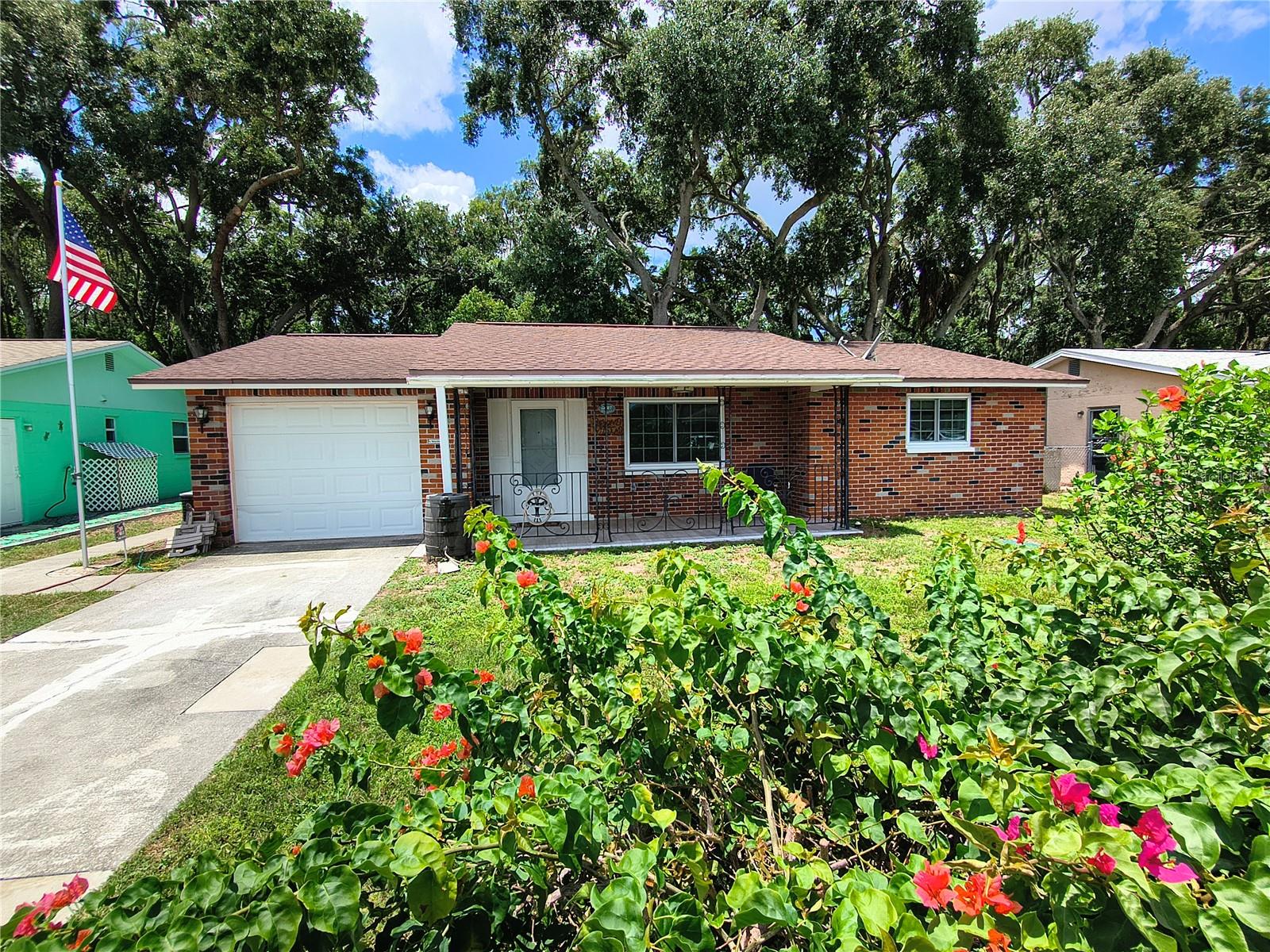 LAKEWOOD VILLAS - Residential