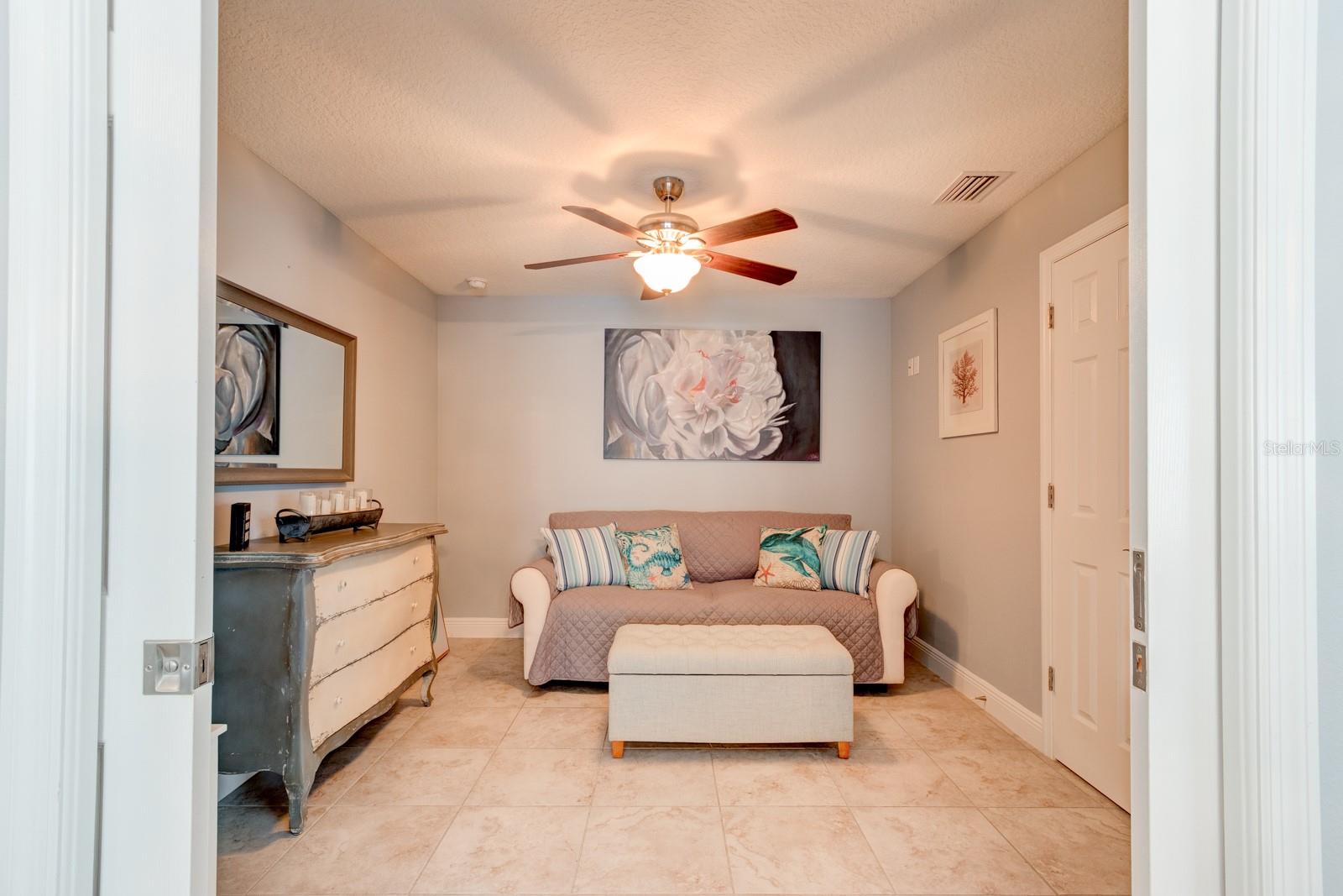 HAWKS COVE - Residential