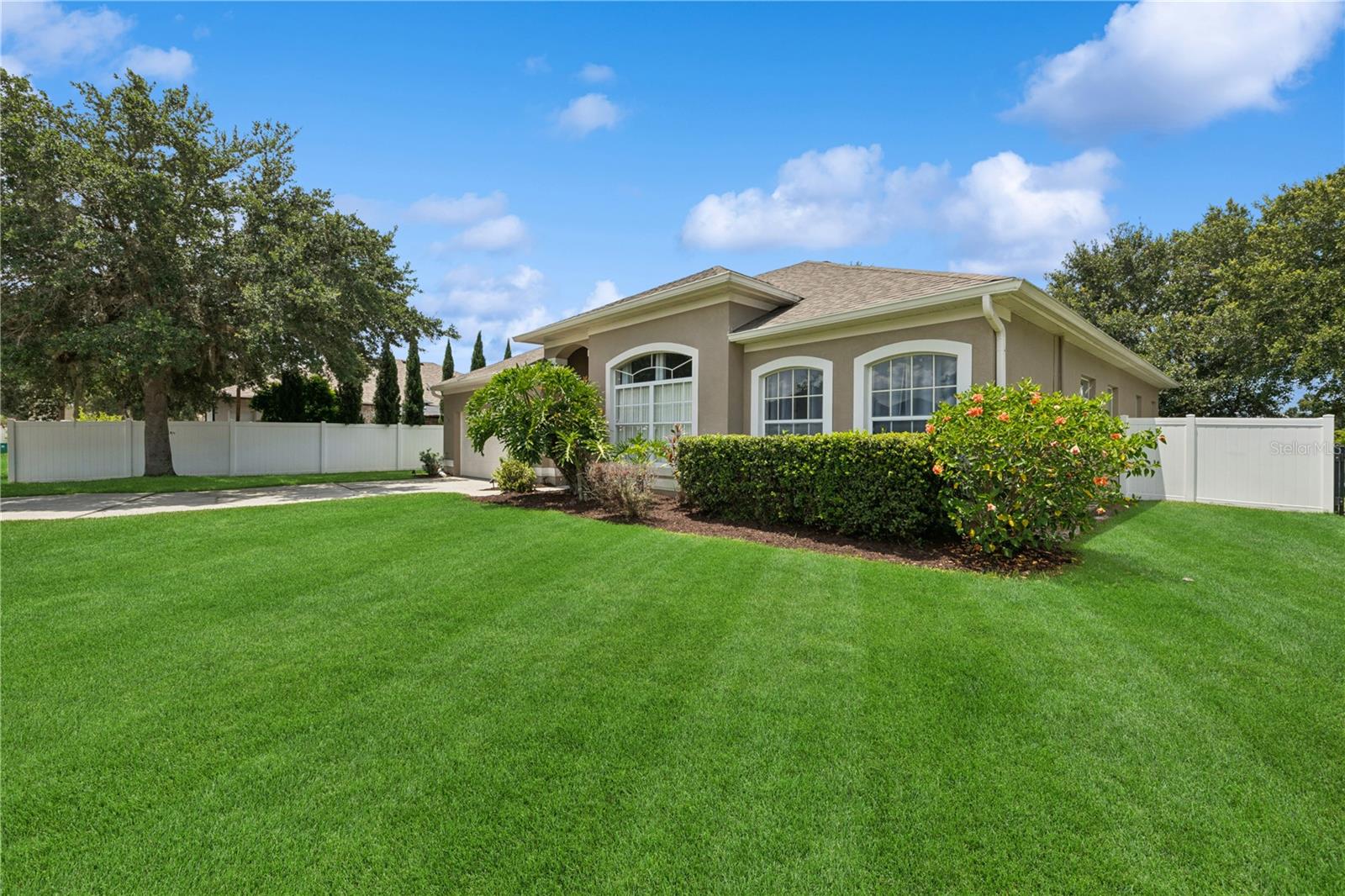341 LAKE AMBERLEIGH DRIVE