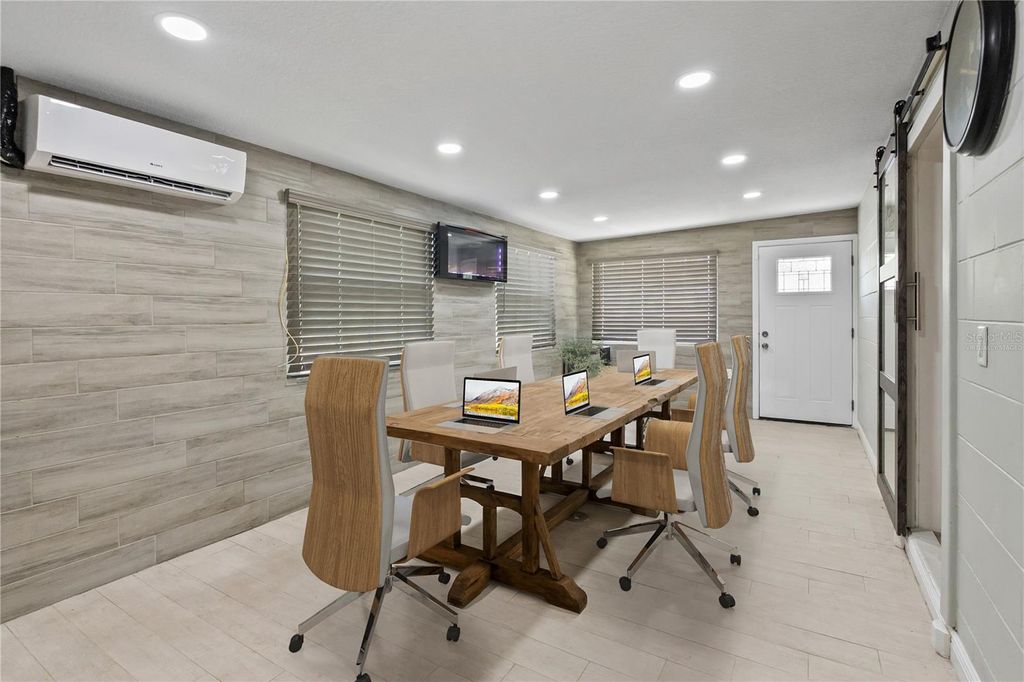 Photo of 5424 Edgewater Drive, Orlando, FL 32810 (MLS # G5110789)