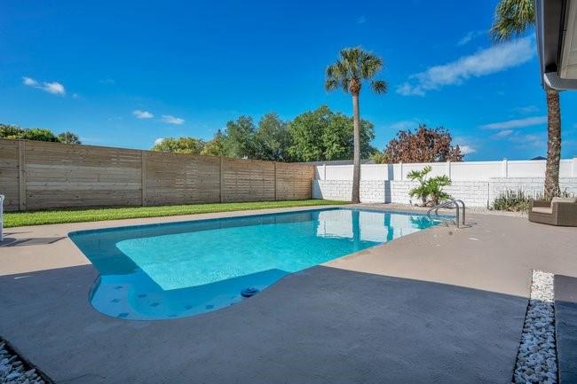 MAITLAND ISLE - Residential