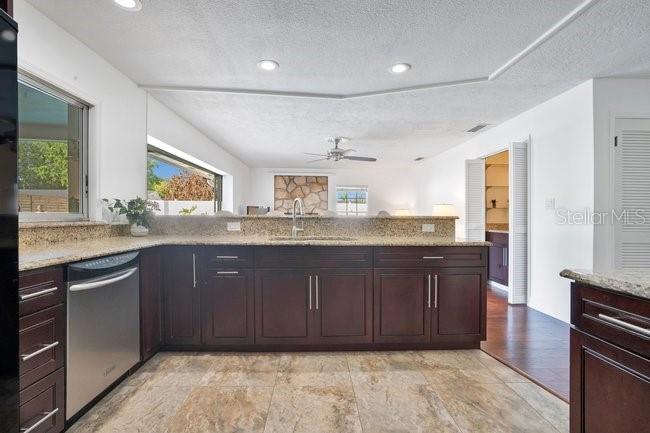 MAITLAND ISLE - Residential