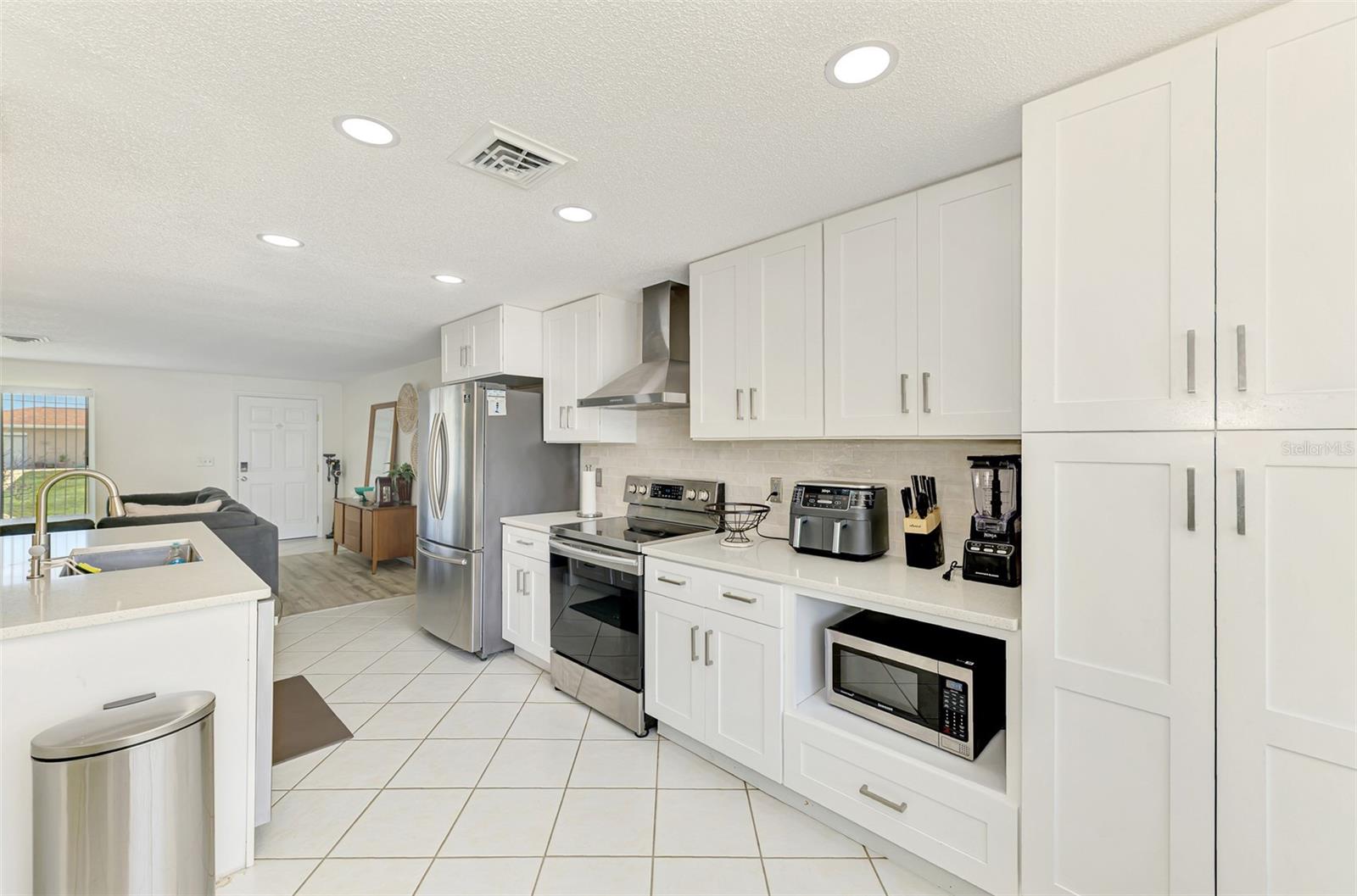1359 CAMBRIDGE DRIVE