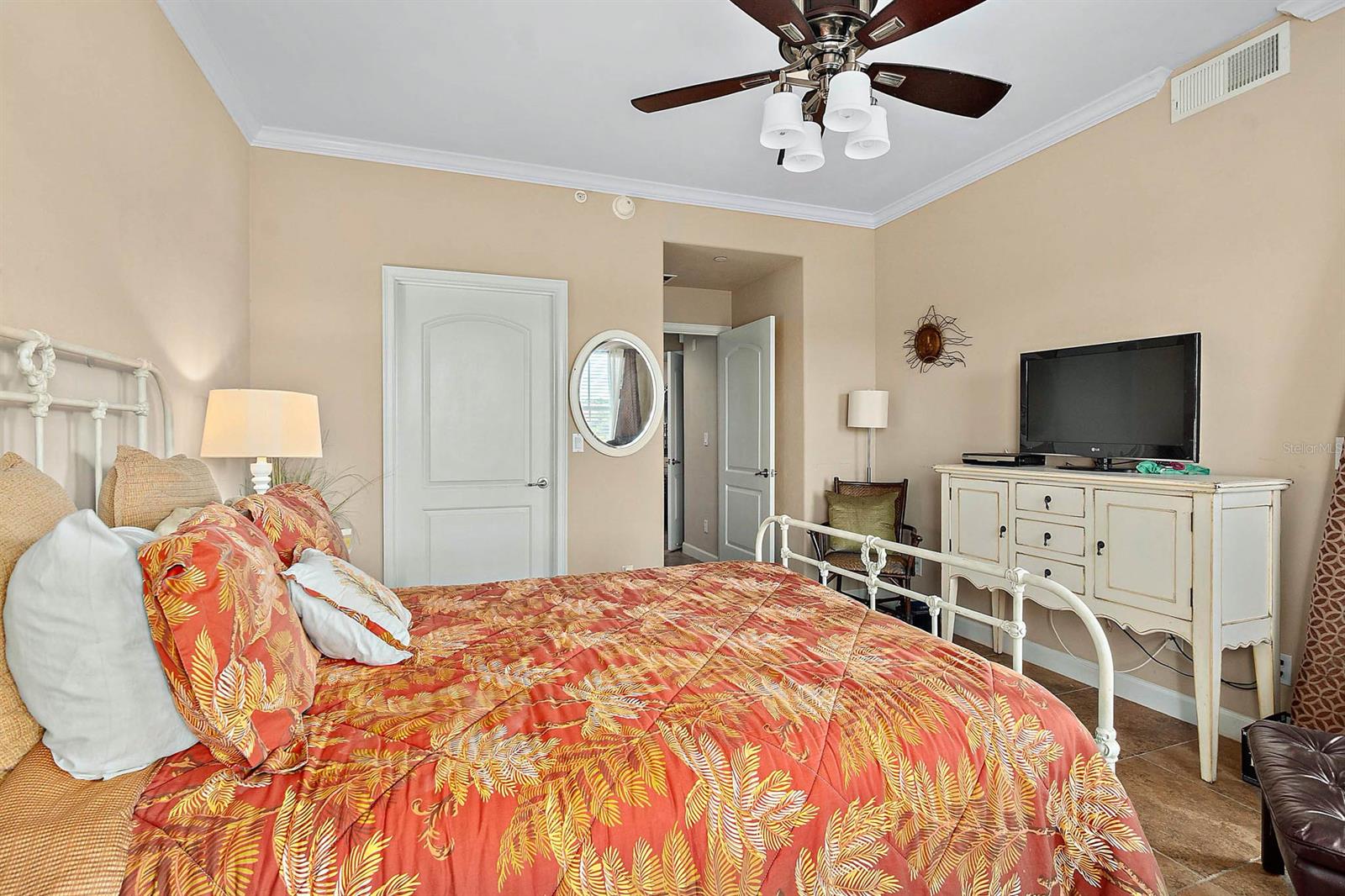 Tuscany Square 01 Condo - Residential